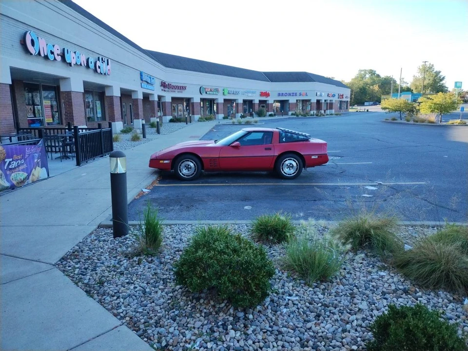 1985 Chevrolet Corvette C4 - Image 12 of 13