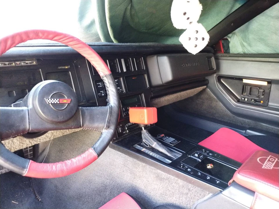 1985 Chevrolet Corvette C4 - Image 10 of 12