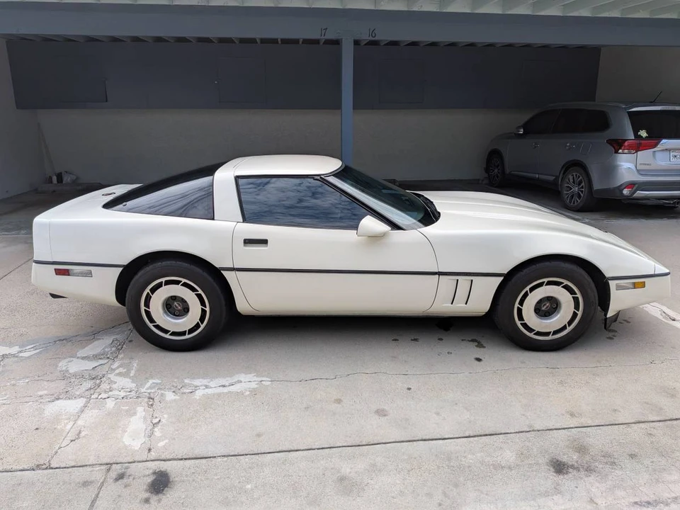 1985 Chevrolet Corvette C4 - Image 6 of 11