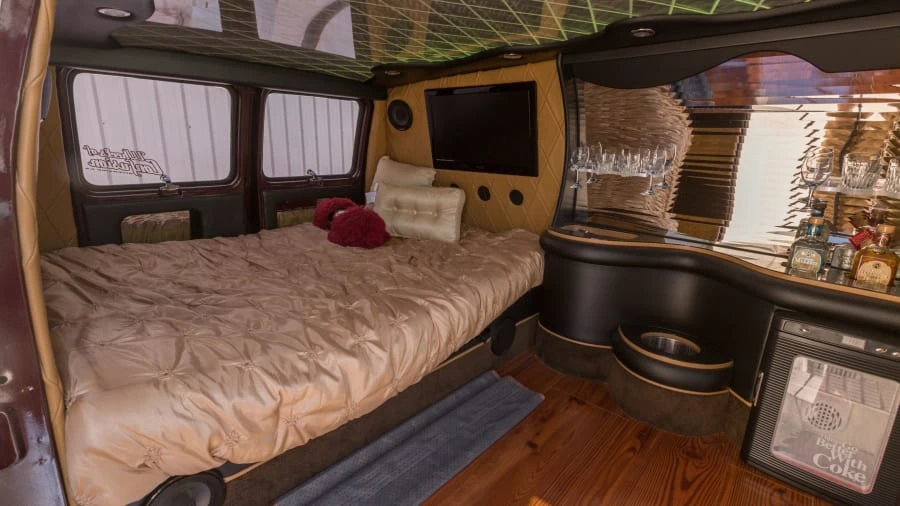 1985 Chevrolet G-Series Van - Image 7 of 10