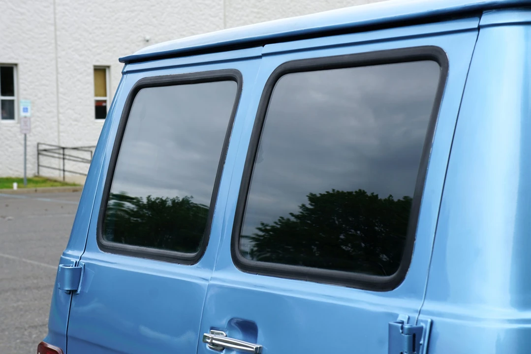 1985 Chevrolet G-Series Van - Image 29 of 31