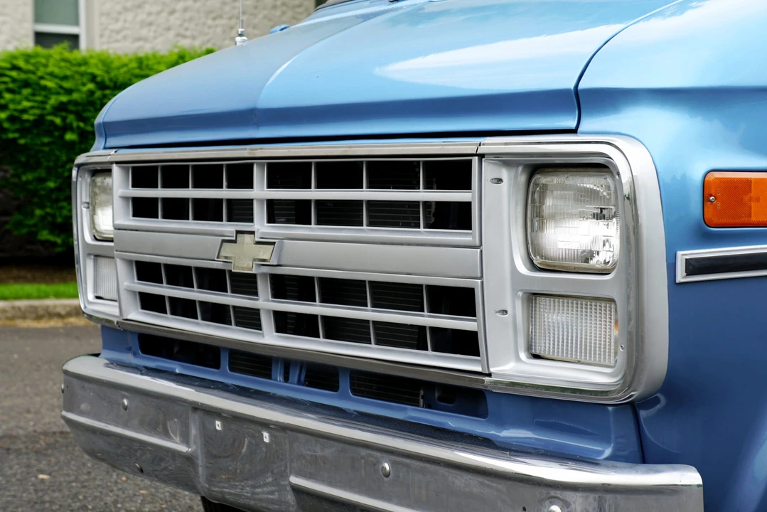 1985 Chevrolet G-Series Van - Image 20 of 31