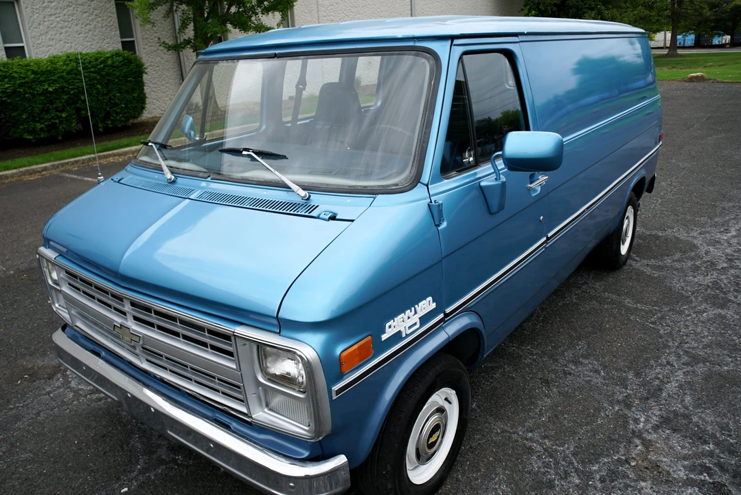 1985 Chevrolet G-Series Van - Image 3 of 31