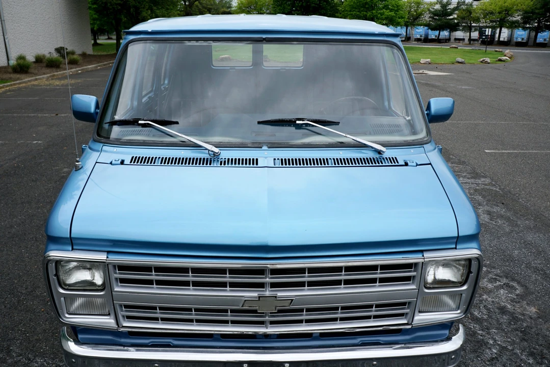 1985 Chevrolet G-Series Van - Image 18 of 31