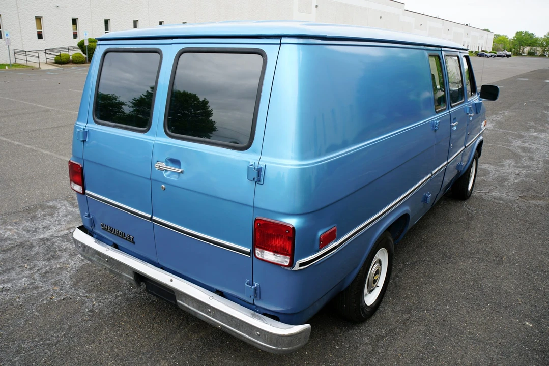 1985 Chevrolet G-Series Van - Image 11 of 31