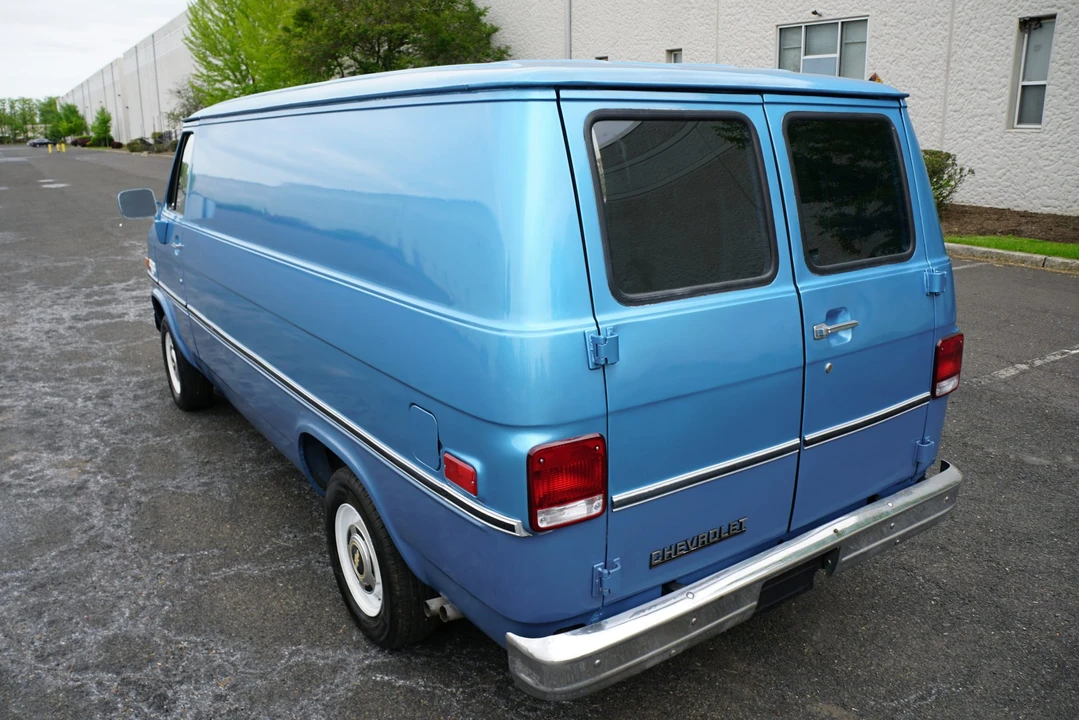 1985 Chevrolet G-Series Van - Image 8 of 31
