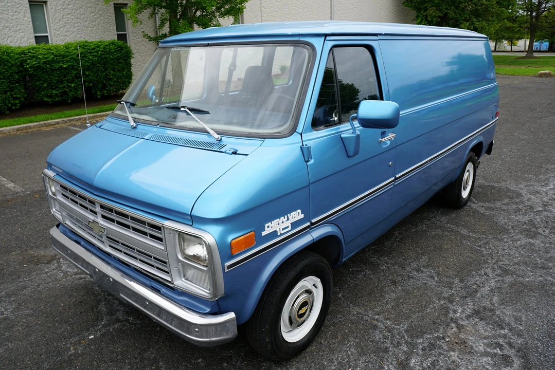 1985 Chevrolet G-Series Van - Image 2 of 31