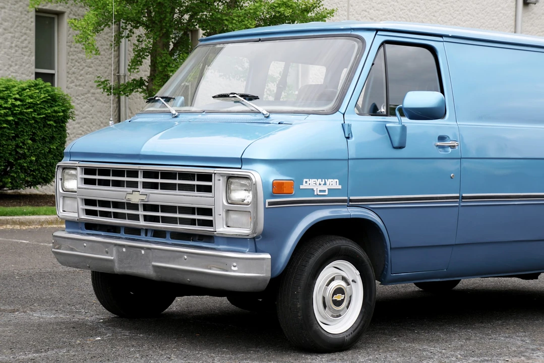 1985 Chevrolet G-Series Van - Image 23 of 31