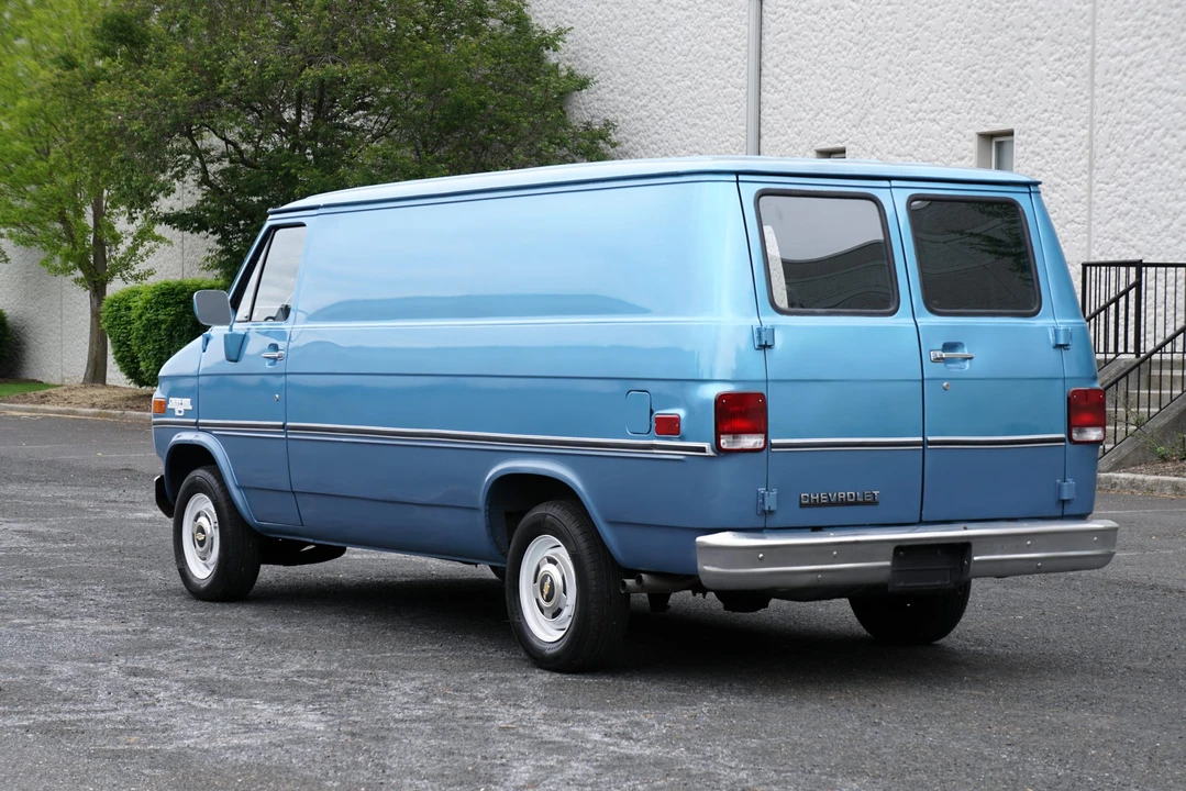 1985 Chevrolet G-Series Van - Image 7 of 31