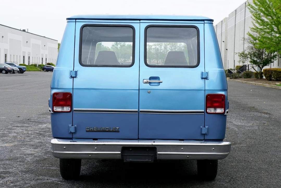 1985 Chevrolet G-Series Van - Image 9 of 31