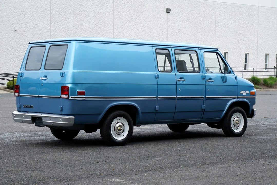1985 Chevrolet G-Series Van - Image 13 of 31