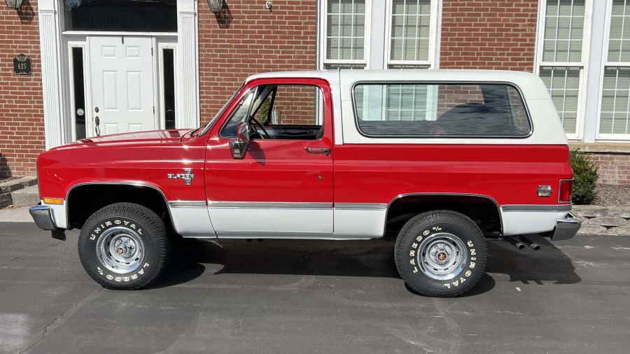 1985 Chevrolet K5 Blazer 2nd Gen - Image 2 of 12