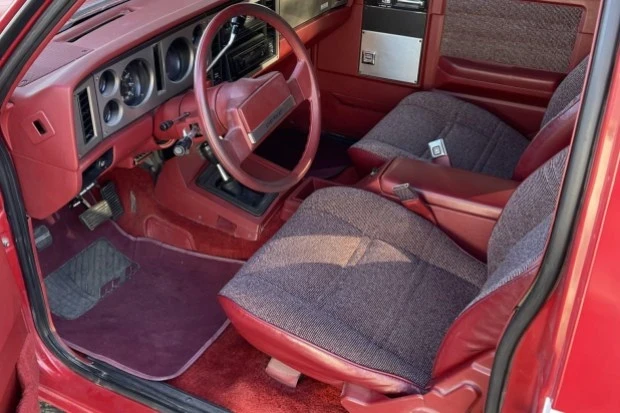 1985 Chevrolet S-10 Blazer 1st Gen - Image 4 of 8