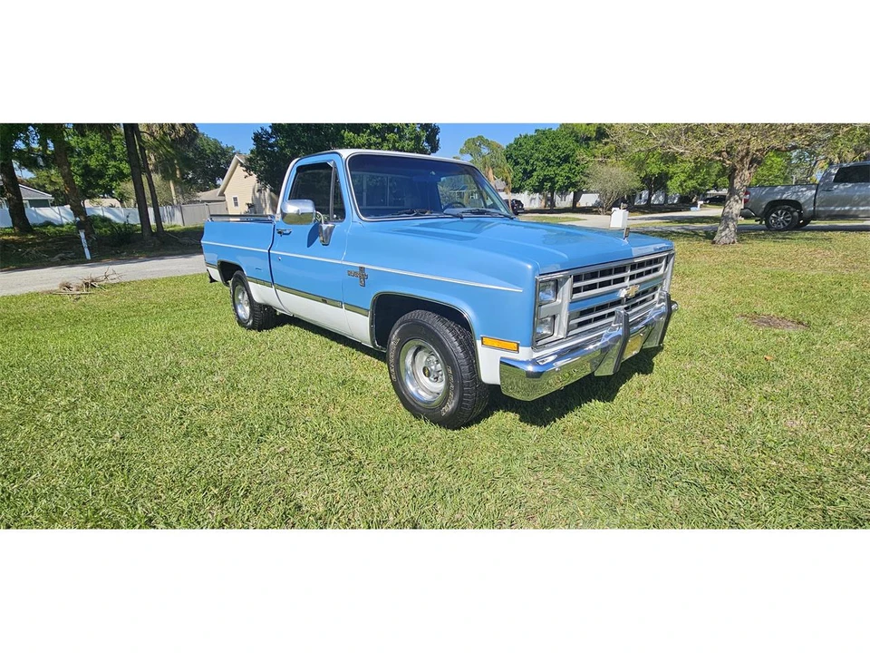 1985 Chevrolet Silverado - Image 4 of 26