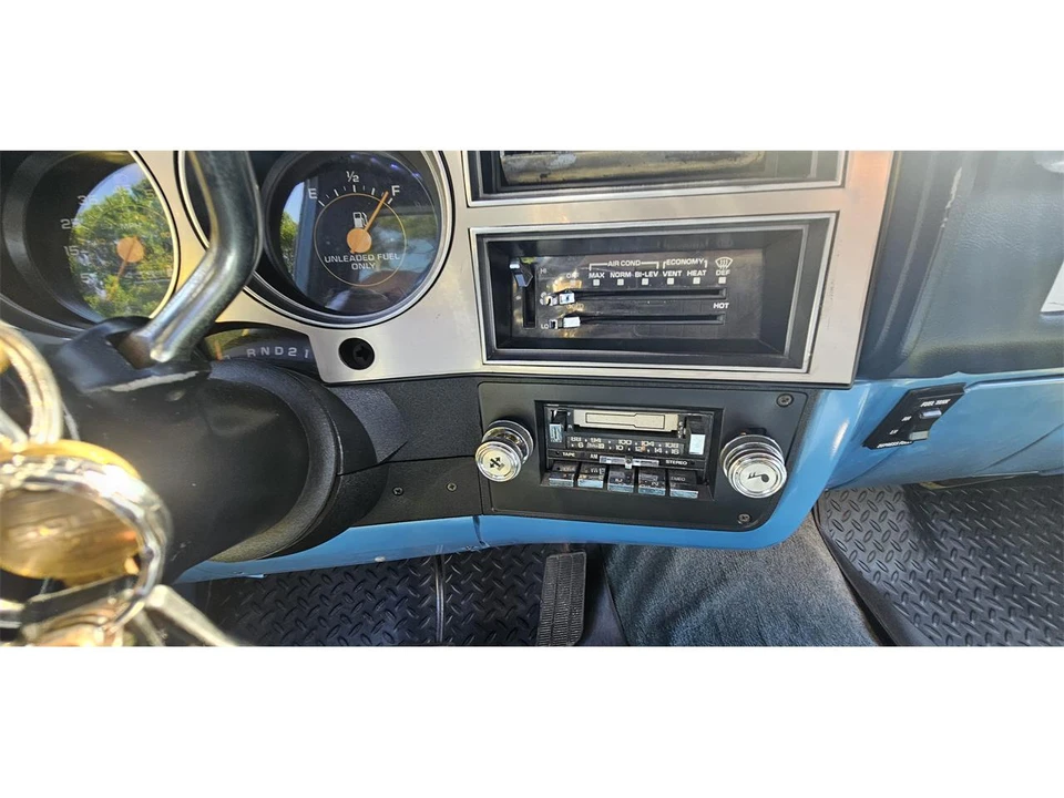 1985 Chevrolet Silverado - Image 15 of 26