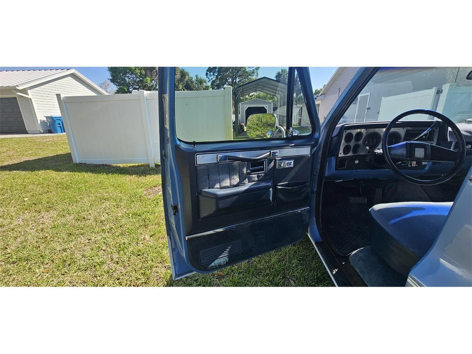1985 Chevrolet Silverado - Image 17 of 26
