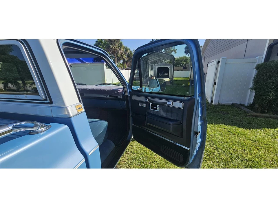 1985 Chevrolet Silverado - Image 18 of 26