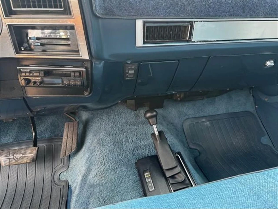 1985 Chevrolet Silverado - Image 10 of 20