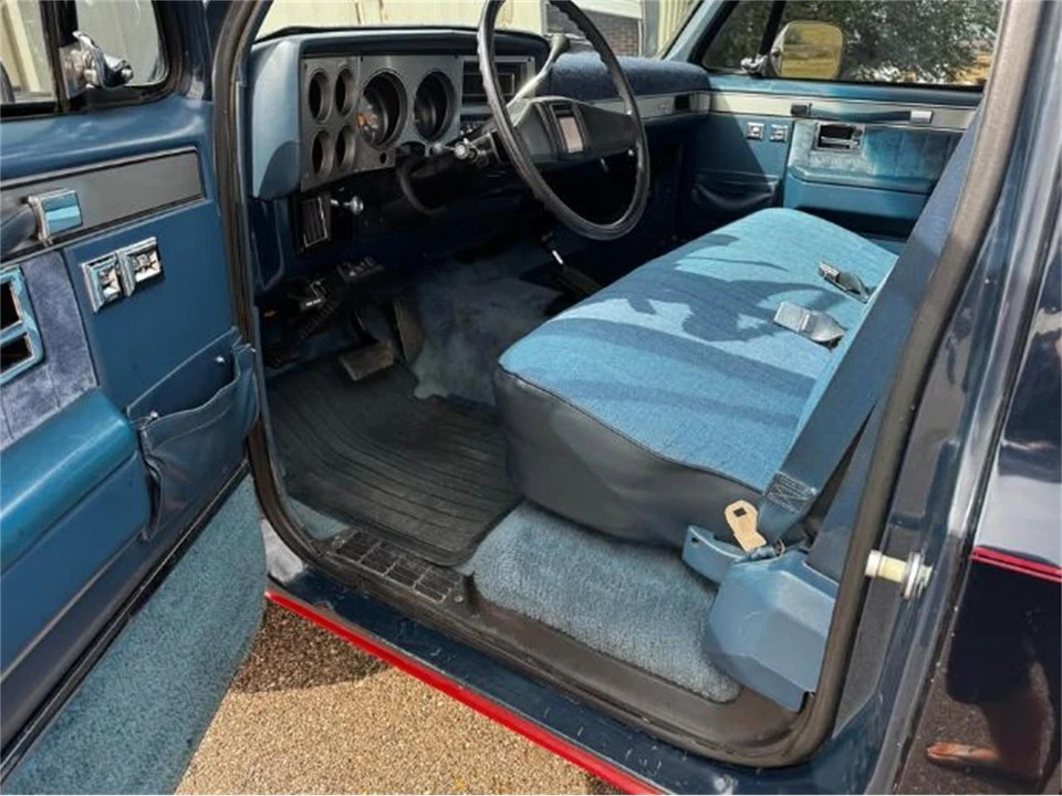 1985 Chevrolet Silverado - Image 13 of 20