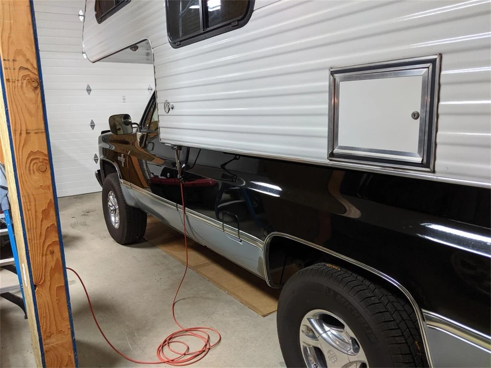 1985 Chevrolet Silverado - Image 18 of 31
