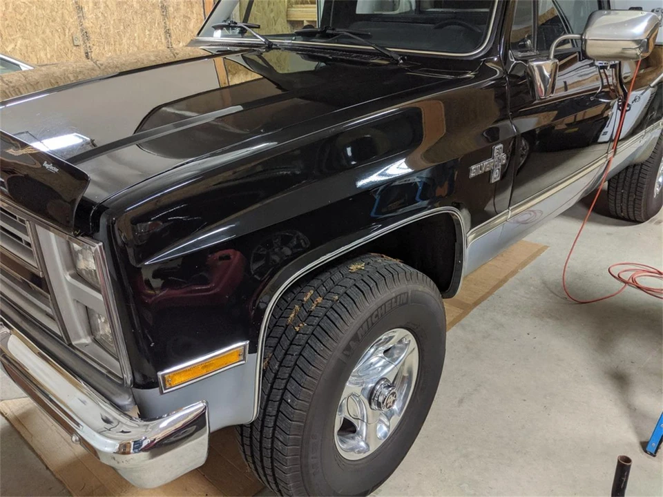 1985 Chevrolet Silverado - Image 22 of 31