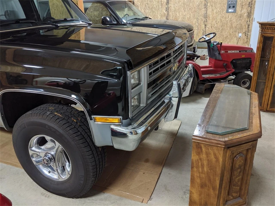 1985 Chevrolet Silverado - Image 24 of 31