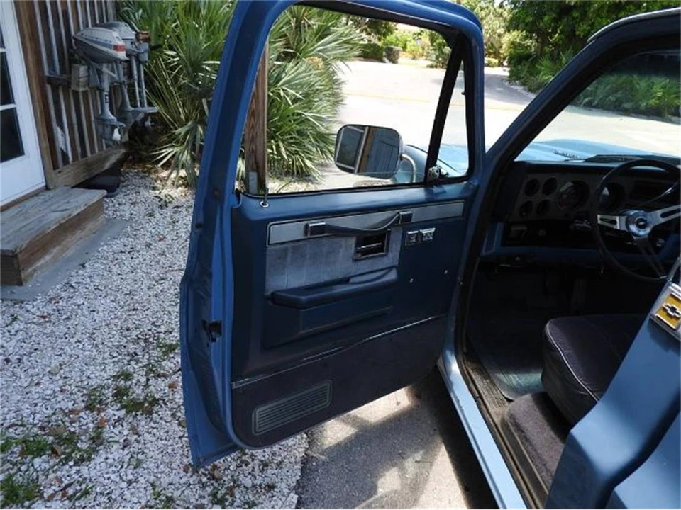 1985 Chevrolet Silverado - Image 15 of 24