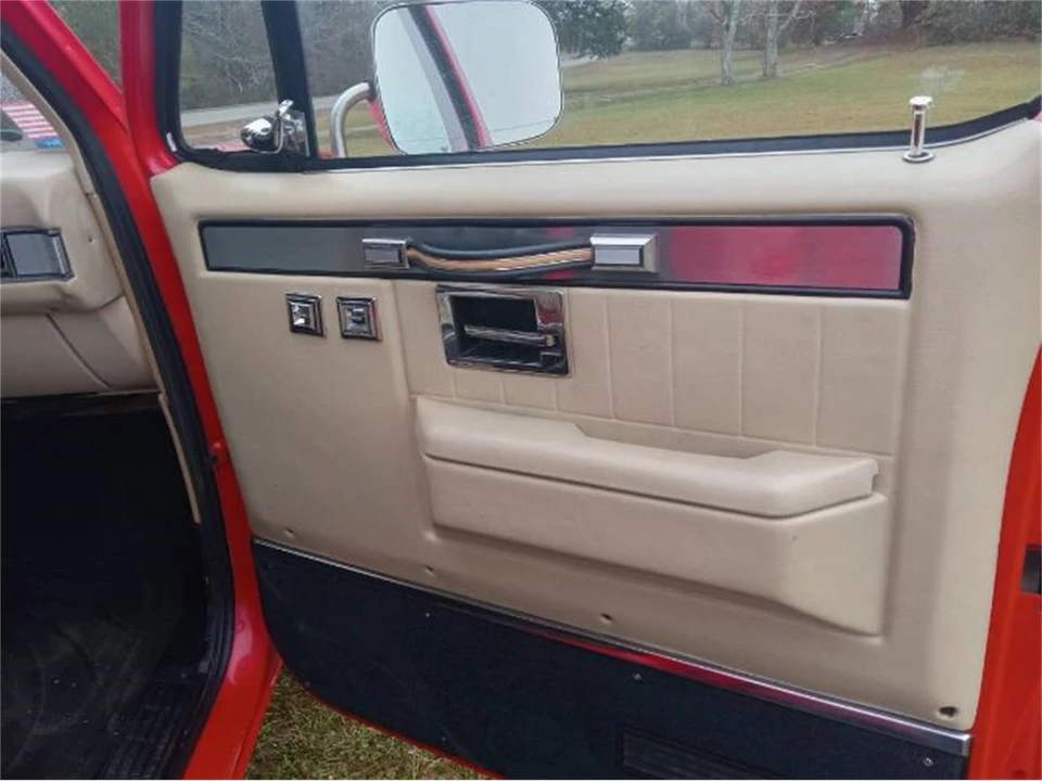 1985 Chevrolet Silverado - Image 4 of 10