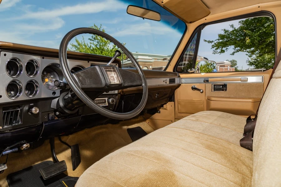 1985 Chevrolet Silverado - Image 20 of 31