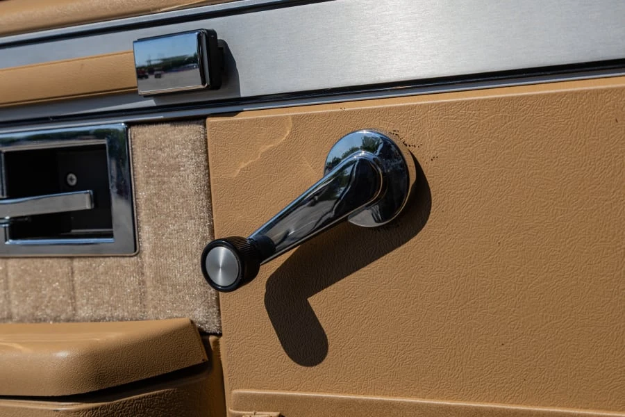 1985 Chevrolet Silverado - Image 24 of 31
