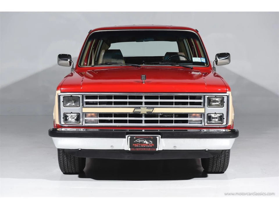 1985 Chevrolet Suburban 7th Gen - Image 2 of 31