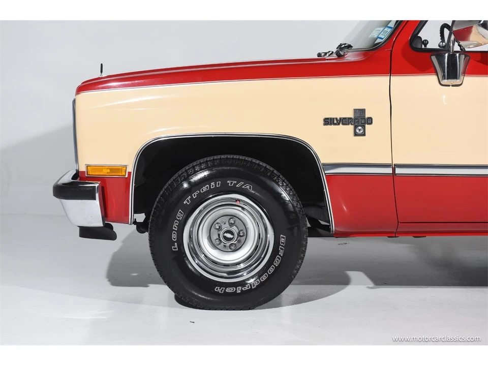 1985 Chevrolet Suburban 7th Gen - Image 20 of 31