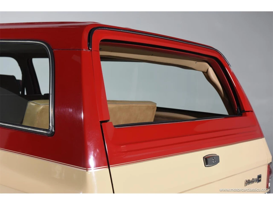 1985 Chevrolet Suburban 7th Gen - Image 18 of 31