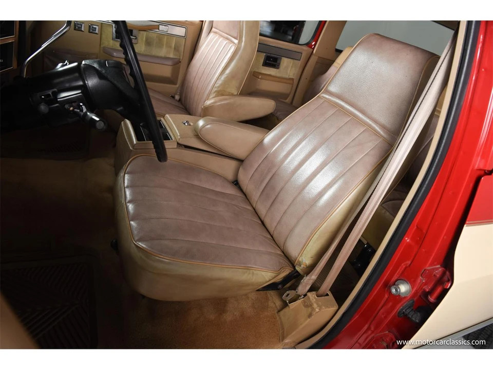 1985 Chevrolet Suburban 7th Gen - Image 23 of 31
