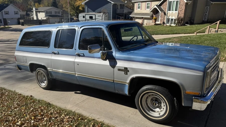 1985 Chevrolet Suburban 7th Gen - Image 6 of 14