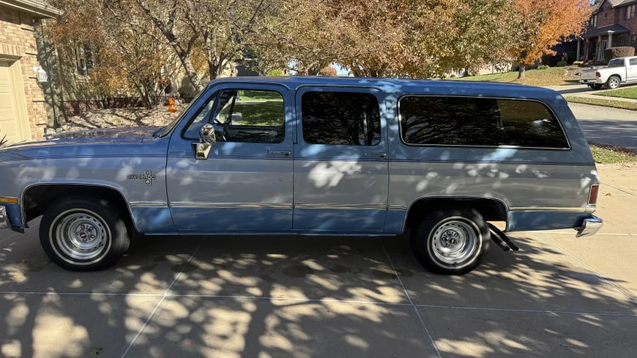 1985 Chevrolet Suburban 7th Gen - Image 7 of 14