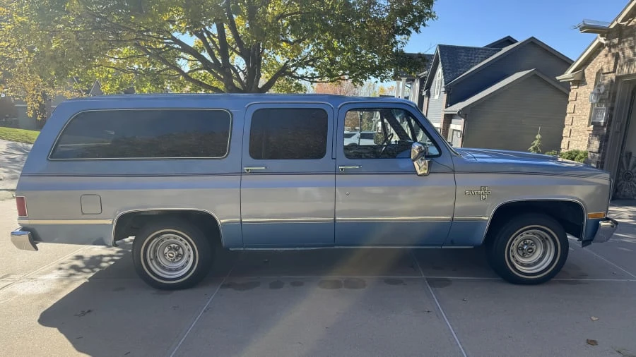1985 Chevrolet Suburban 7th Gen - Image 2 of 14