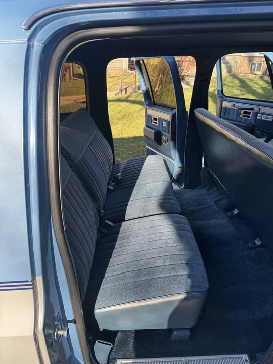 1985 Chevrolet Suburban 7th Gen - Image 11 of 14