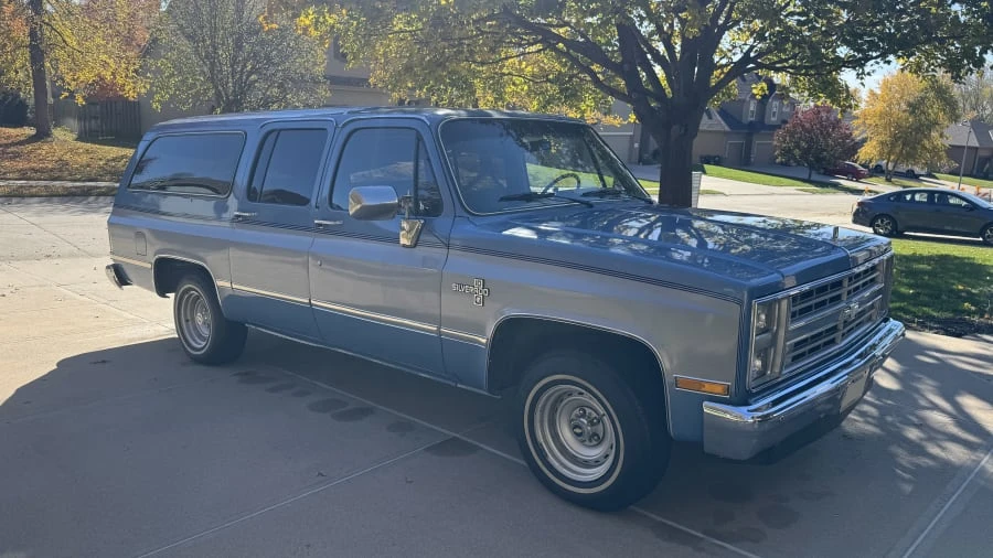 1985 Chevrolet Suburban 7th Gen - Image 5 of 14