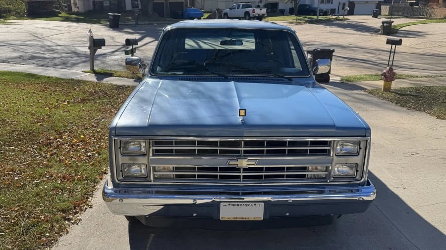 1985 Chevrolet Suburban 7th Gen - Image 3 of 14