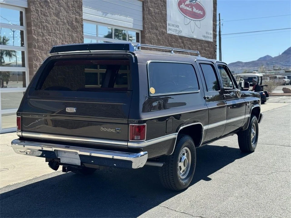 1985 Chevrolet Suburban 7th Gen - Image 5 of 31
