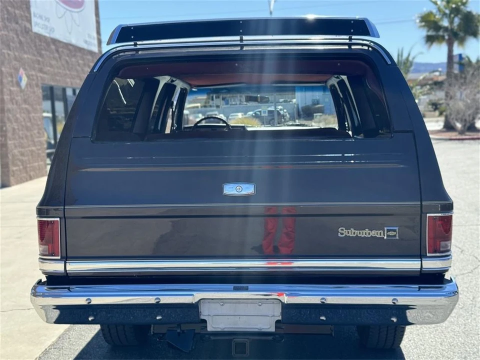 1985 Chevrolet Suburban 7th Gen - Image 6 of 31