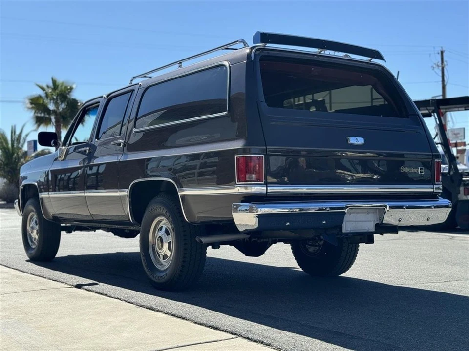 1985 Chevrolet Suburban 7th Gen - Image 7 of 31