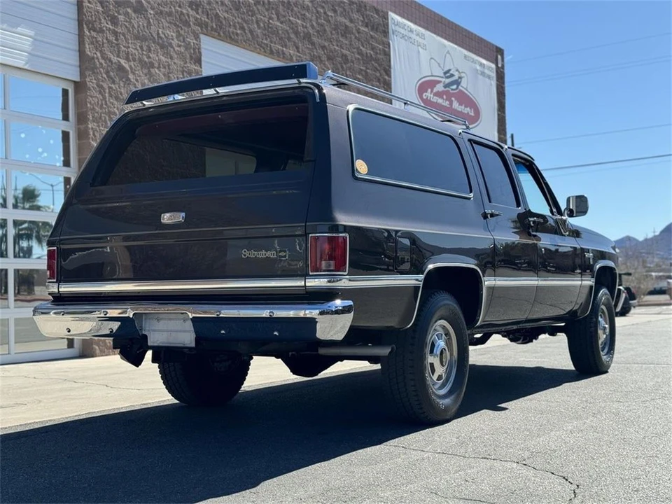 1985 Chevrolet Suburban 7th Gen - Image 4 of 31