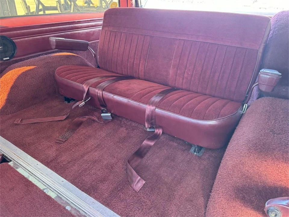 1985 Chevrolet Suburban 7th Gen - Image 20 of 31