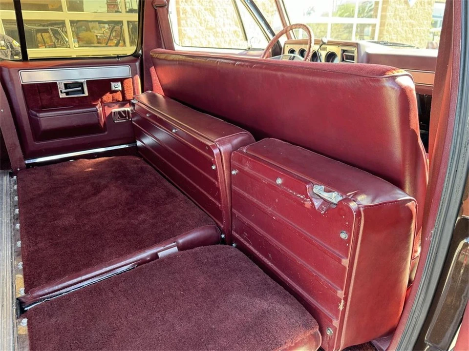 1985 Chevrolet Suburban 7th Gen - Image 23 of 31