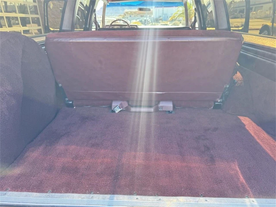 1985 Chevrolet Suburban 7th Gen - Image 28 of 31