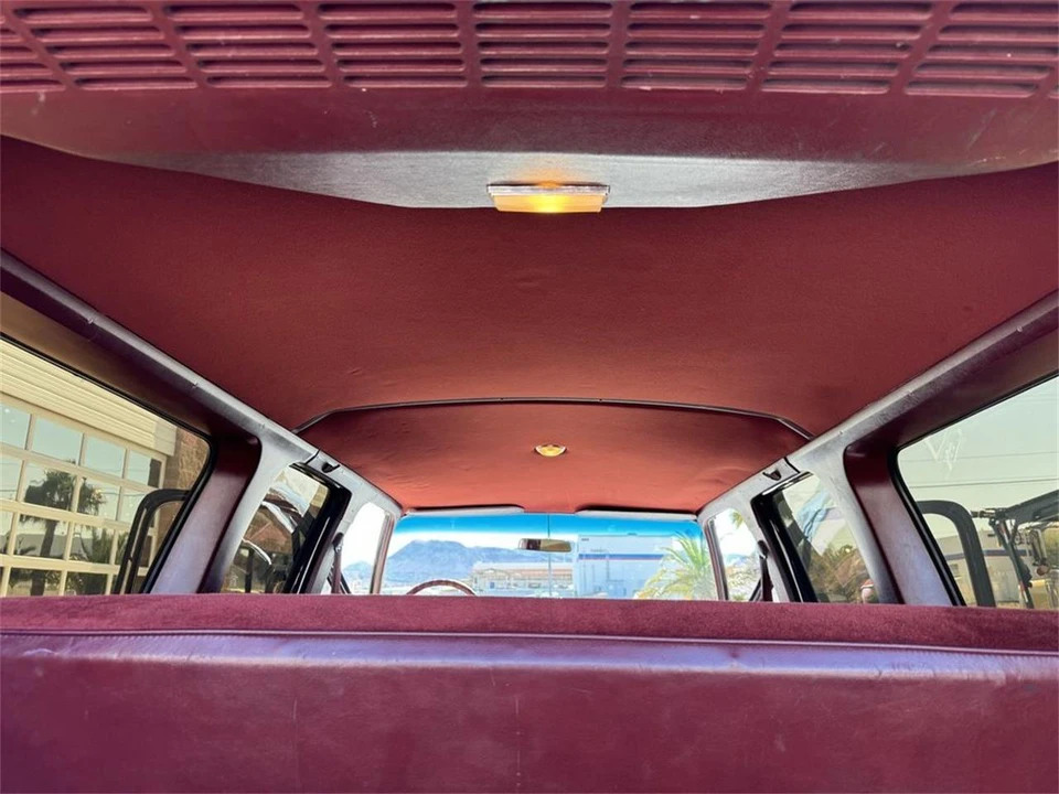 1985 Chevrolet Suburban 7th Gen - Image 29 of 31