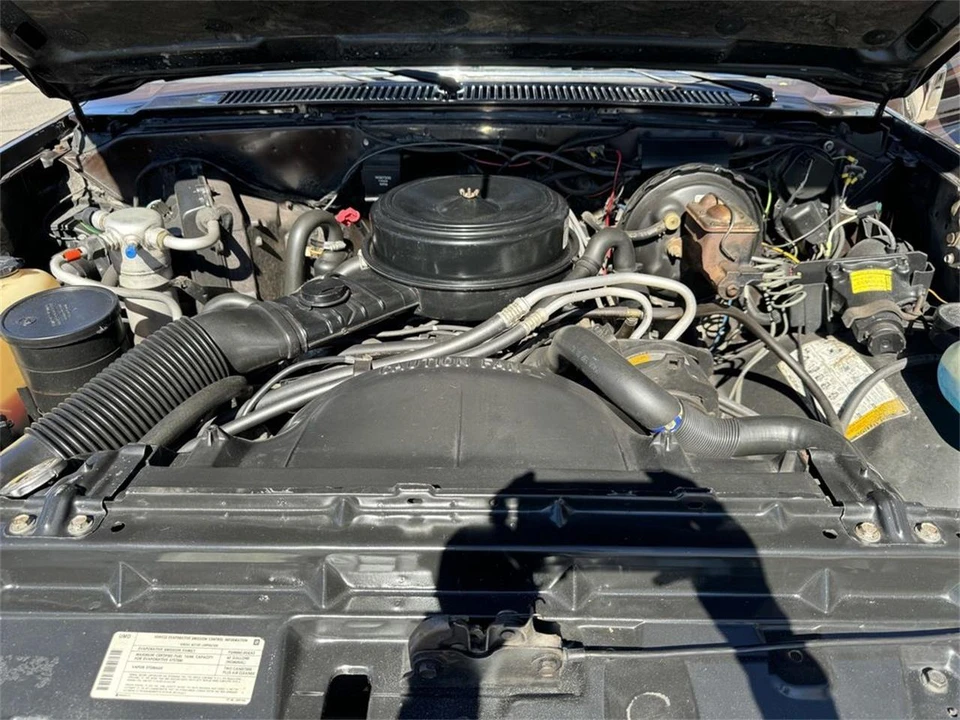 1985 Chevrolet Suburban 7th Gen - Image 30 of 31