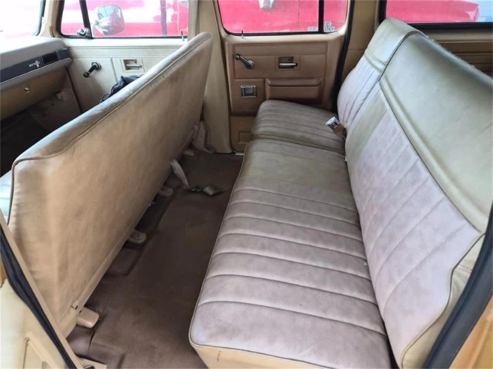 1985 Chevrolet Suburban 7th Gen - Image 6 of 11